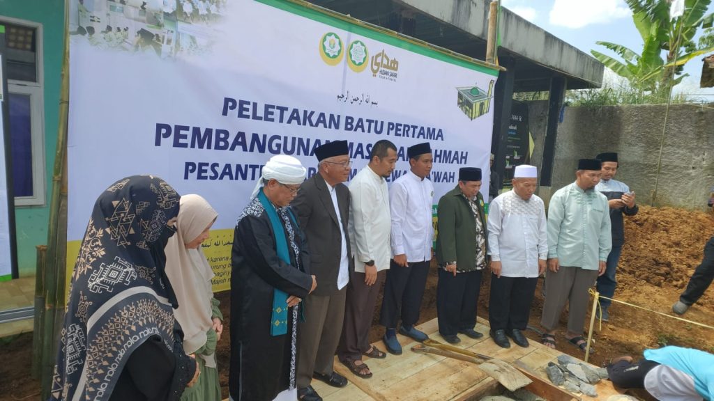 Peletakan Batu Pertama Pembangunan Masjid Pondok Pesantren Ar Rahman Dewan Da’wah Sukabumi 2