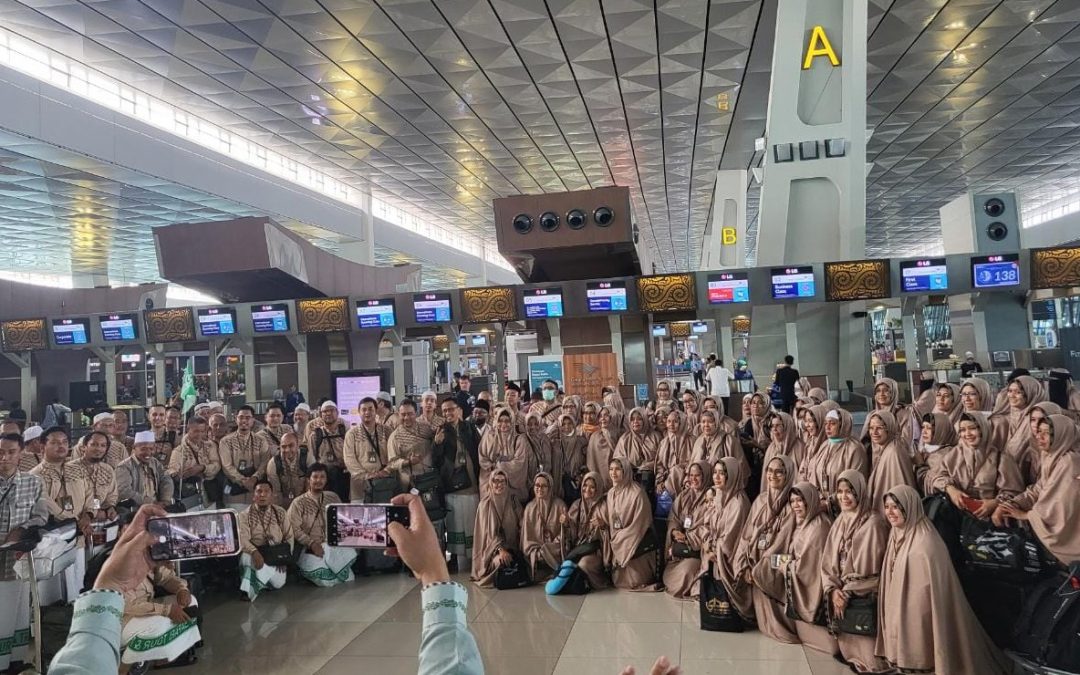 Alhamdulillah Hari Ini Telah Diberangkatkan Rombongan Kafilah Haji Hudaya Safari Travel Sebanyak 102 Jamaah