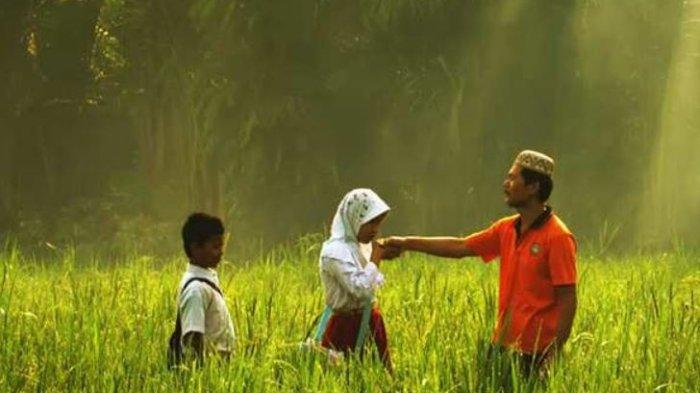Jika Ingin Bahagia, Berbaktilah Kepada Orang Tua